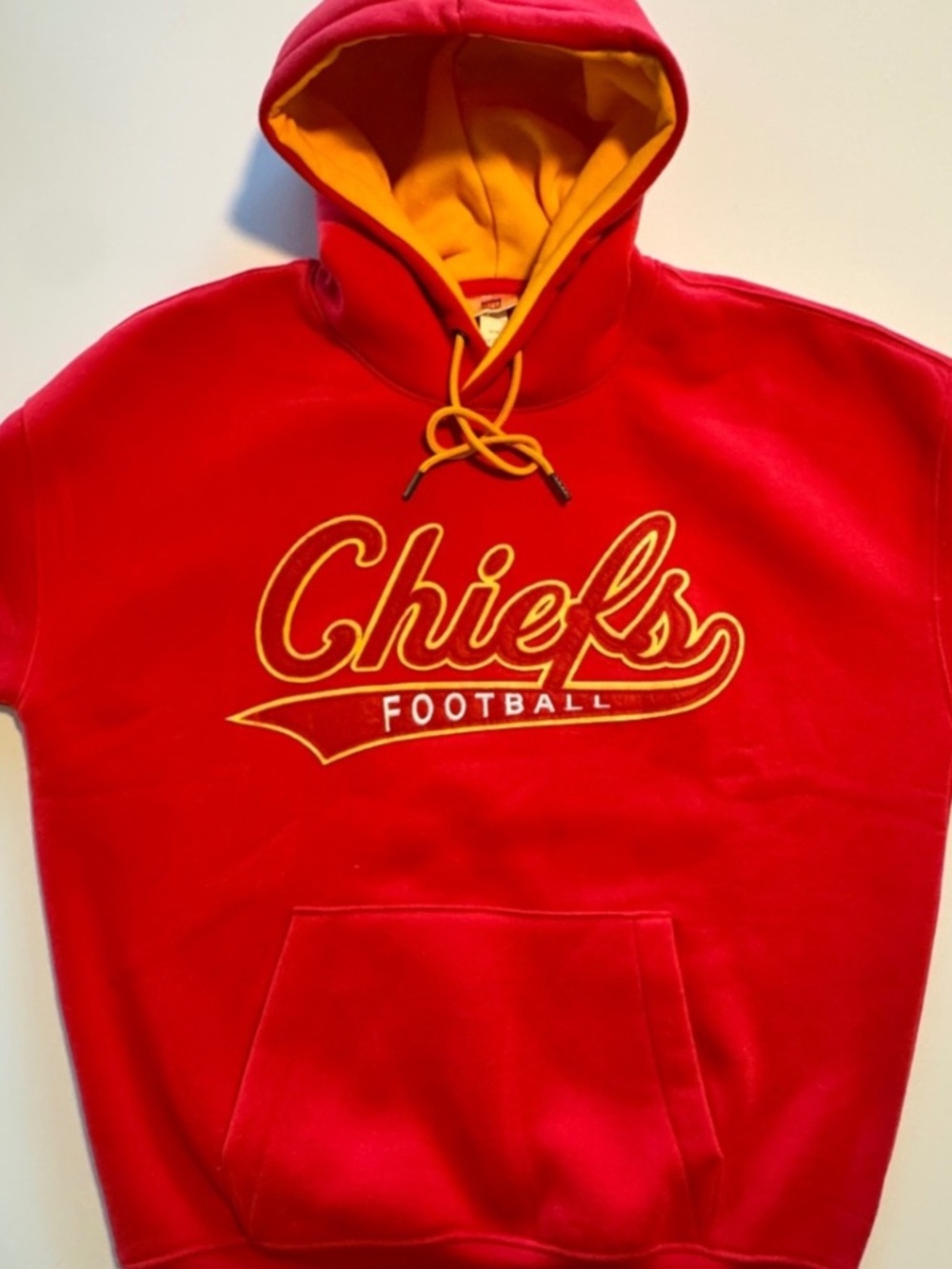 NEW Kansas City Chiefs Hoodie Men’s MEDIUM - NFL Branded Team Apparel Red Yellow
